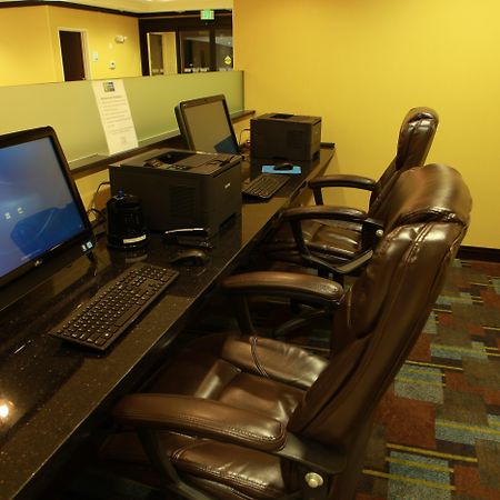 Holiday Inn Express And Suites Detroit North-Troy By Ihg Bagian luar foto