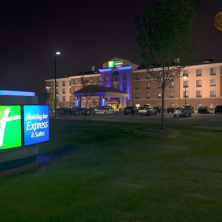 Holiday Inn Express And Suites Detroit North-Troy By Ihg Bagian luar foto