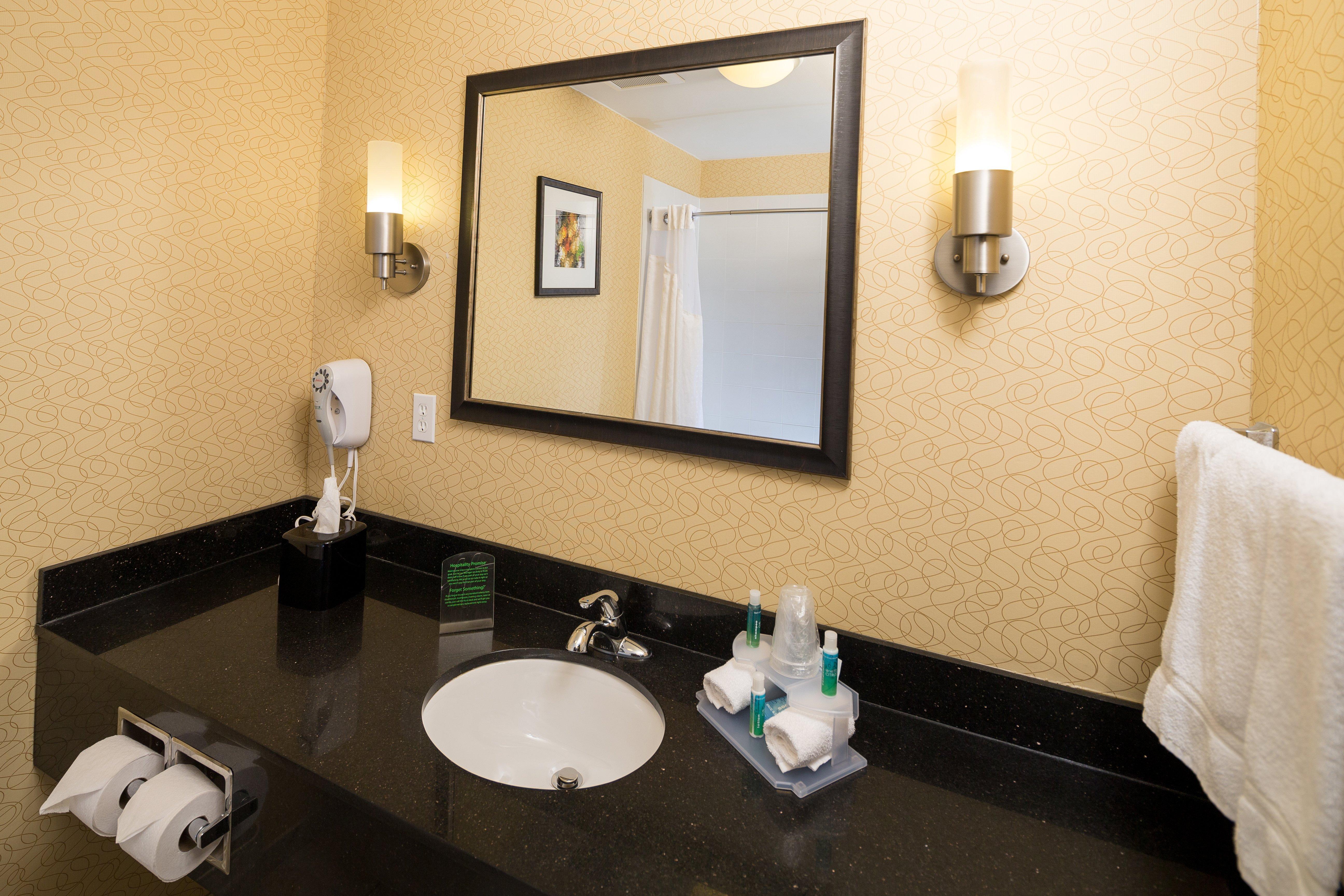 Holiday Inn Express And Suites Detroit North-Troy By Ihg Bagian luar foto