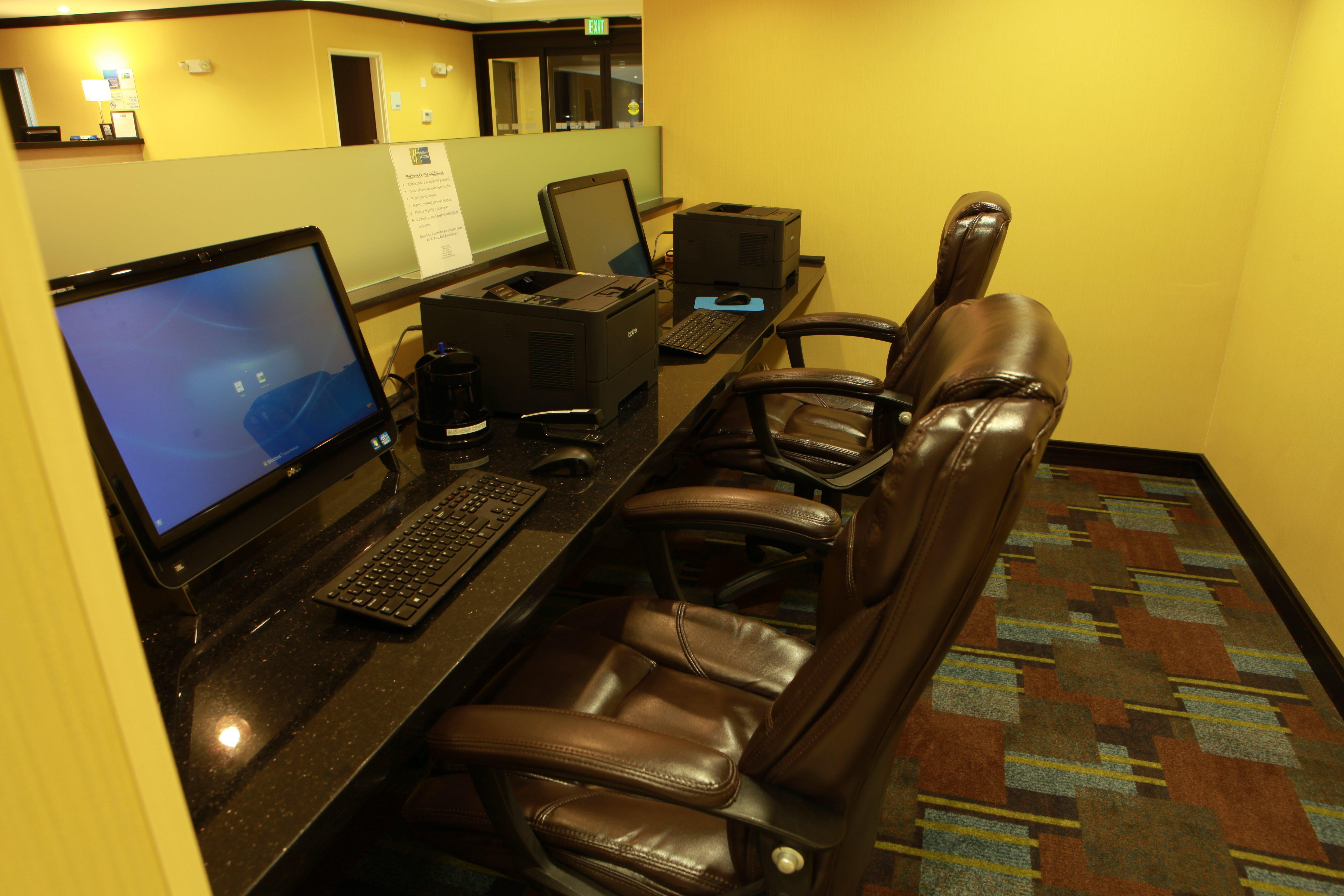 Holiday Inn Express And Suites Detroit North-Troy By Ihg Bagian luar foto
