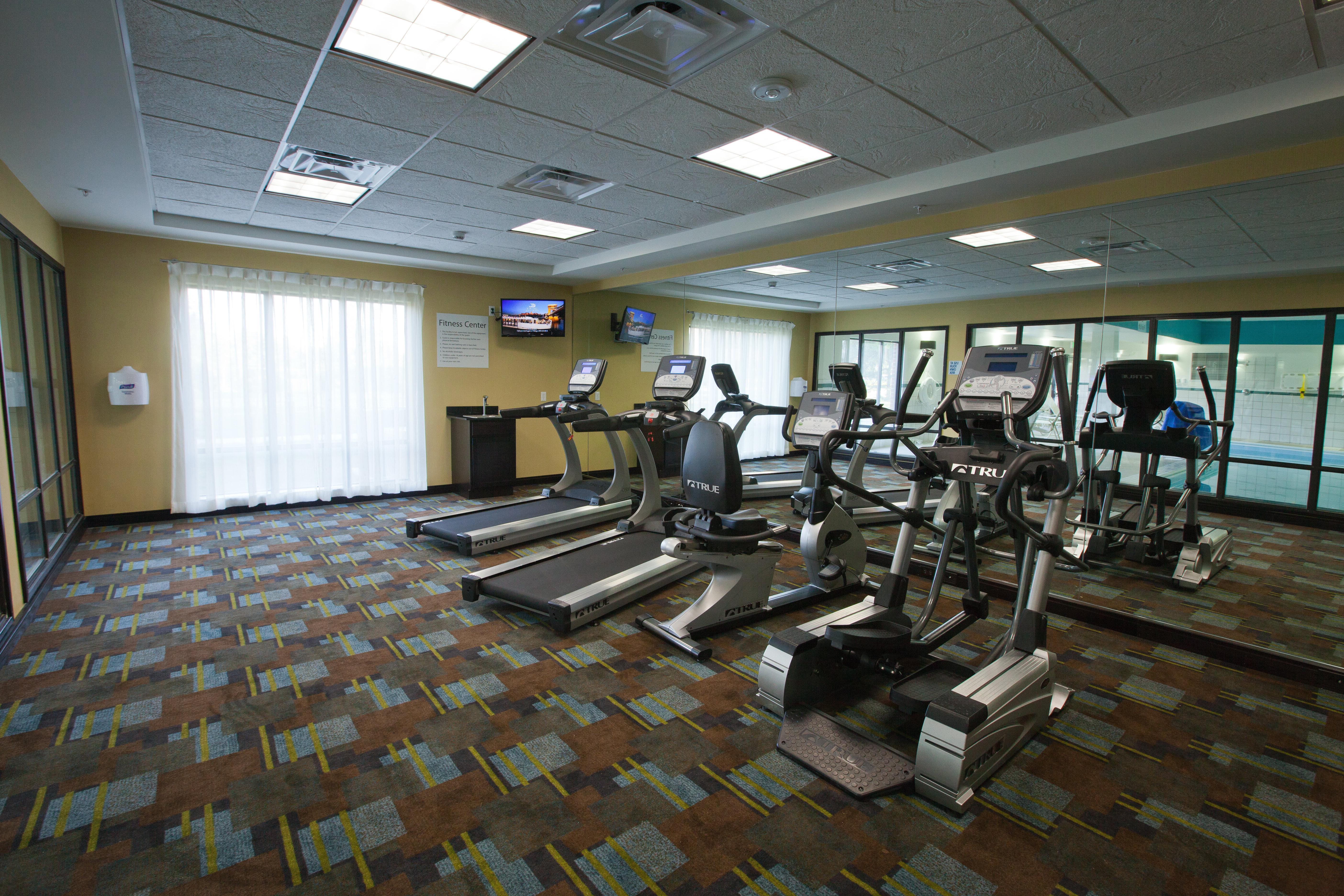 Holiday Inn Express And Suites Detroit North-Troy By Ihg Bagian luar foto
