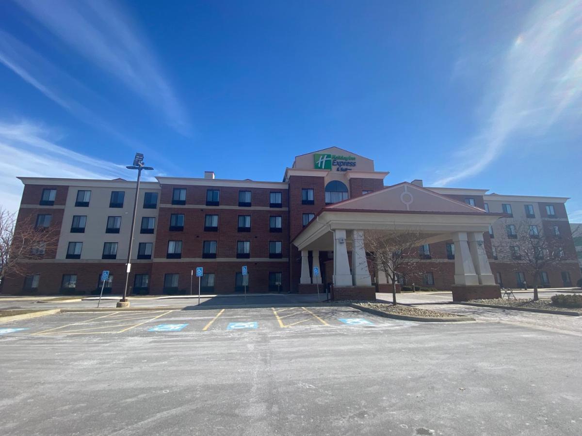 Holiday Inn Express And Suites Detroit North-Troy By Ihg Bagian luar foto