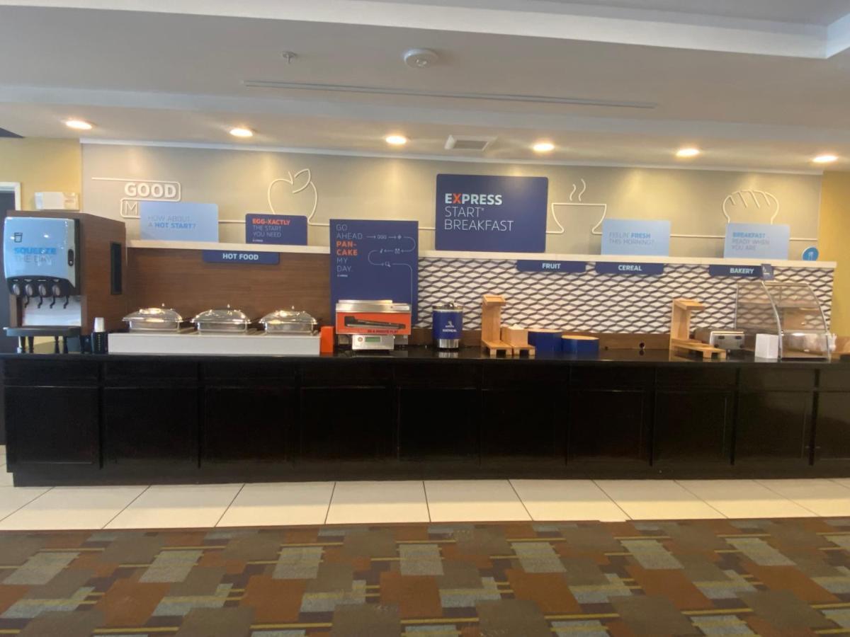 Holiday Inn Express And Suites Detroit North-Troy By Ihg Bagian luar foto