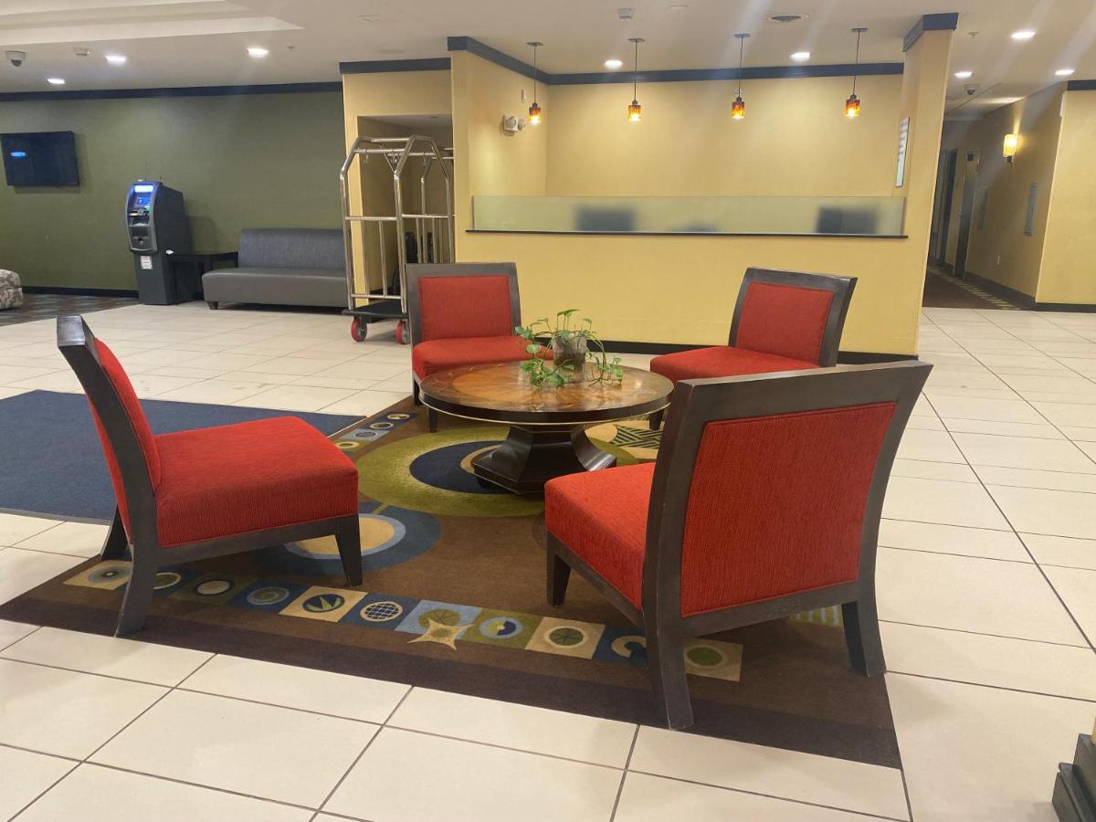 Holiday Inn Express And Suites Detroit North-Troy By Ihg Bagian luar foto