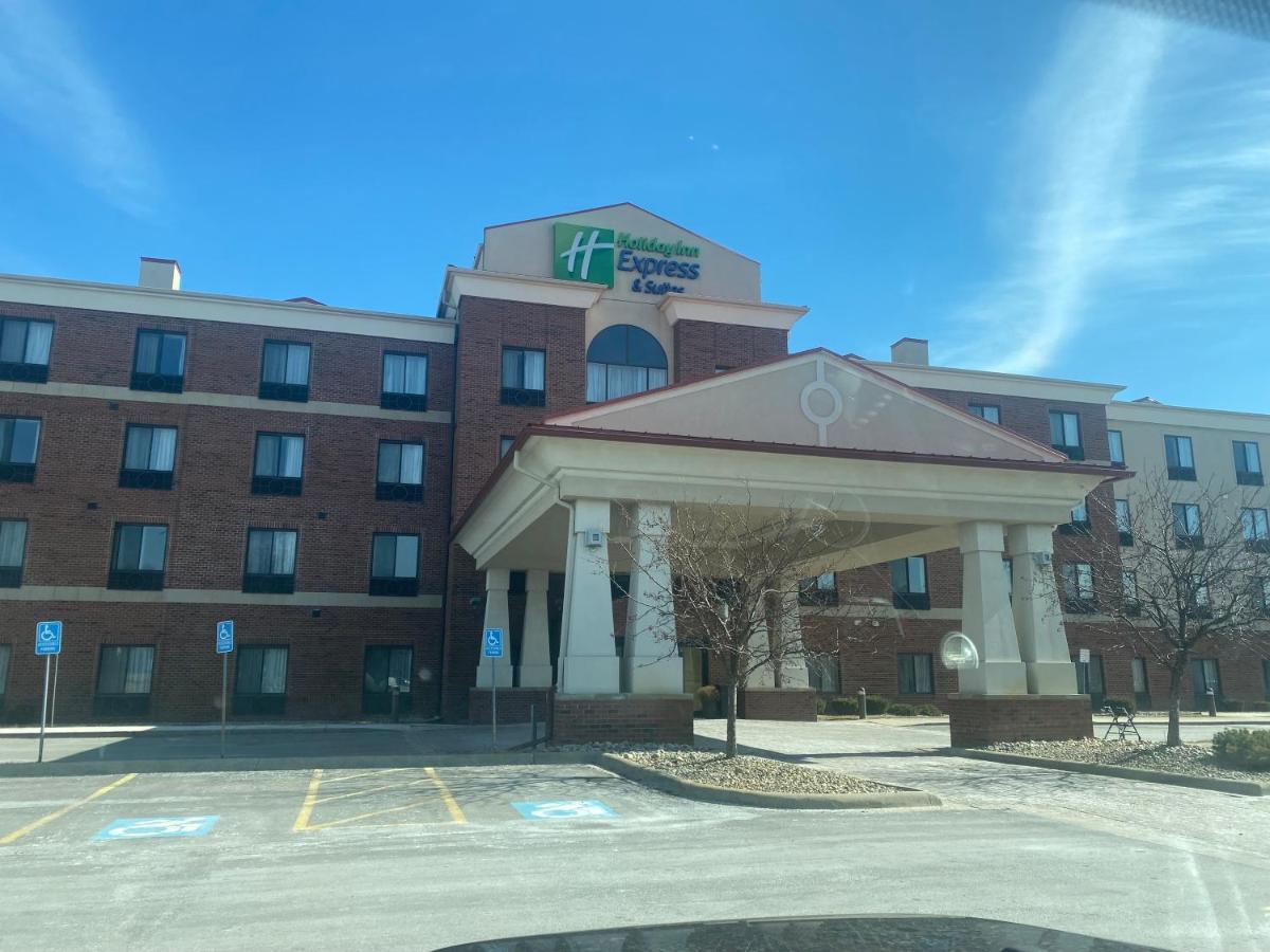 Holiday Inn Express And Suites Detroit North-Troy By Ihg Bagian luar foto